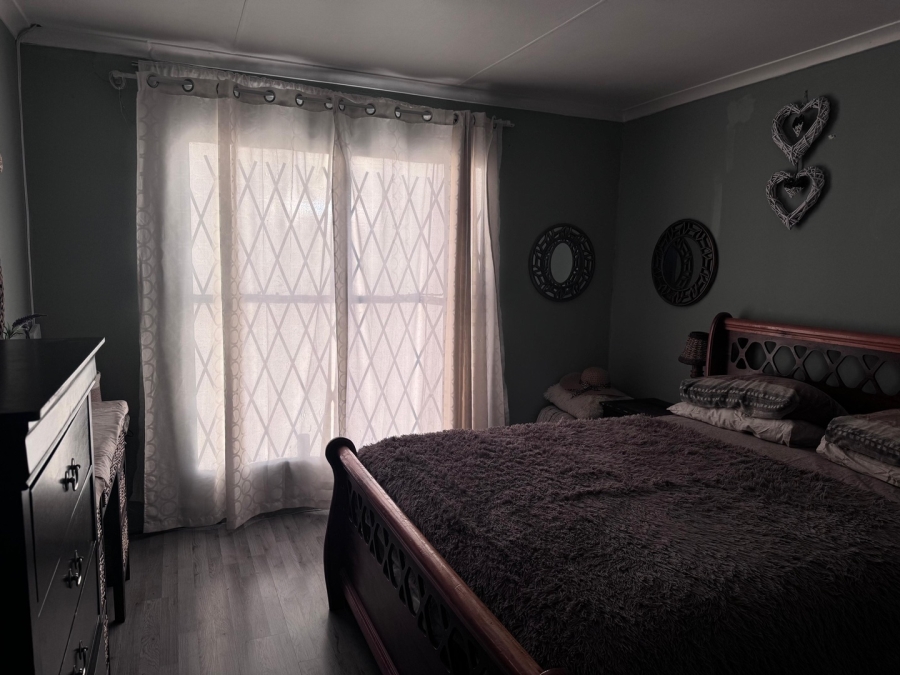 4 Bedroom Property for Sale in Westridge Western Cape